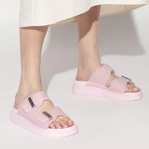 シューズ・サンダルその他 ALEXANDER MCQUEEN Woman Flat sandals White 825005WIAD1 9081 Alexander McQueen double-strap Sandals | White | FARFETCH